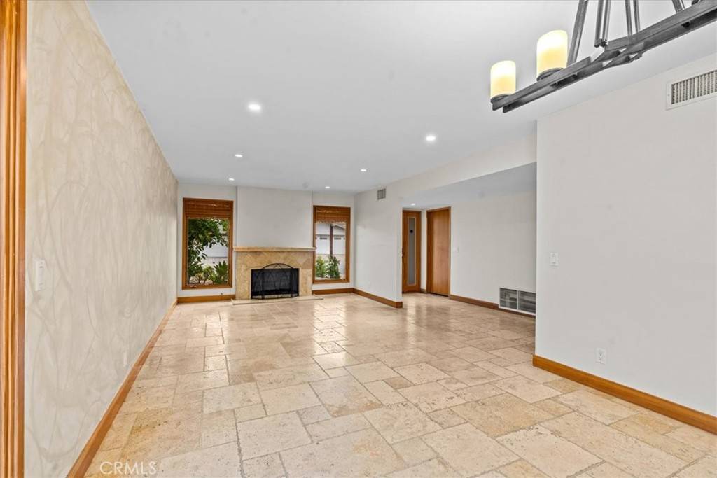 Irvine, CA 92603,19251 SIERRA CADIZ RD