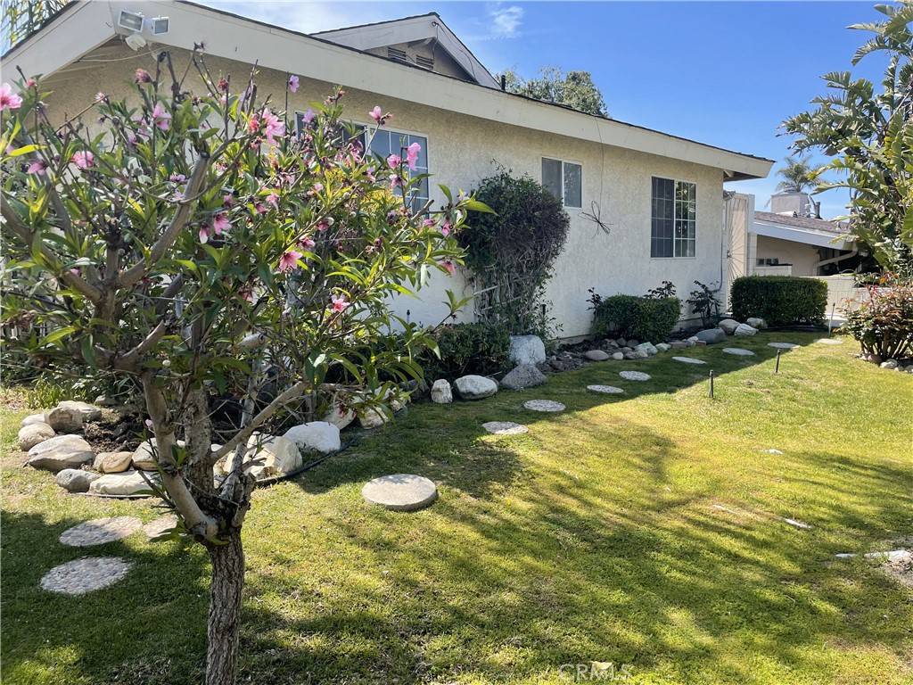 Woodland Hills, CA 91367,5551 Mason AVE
