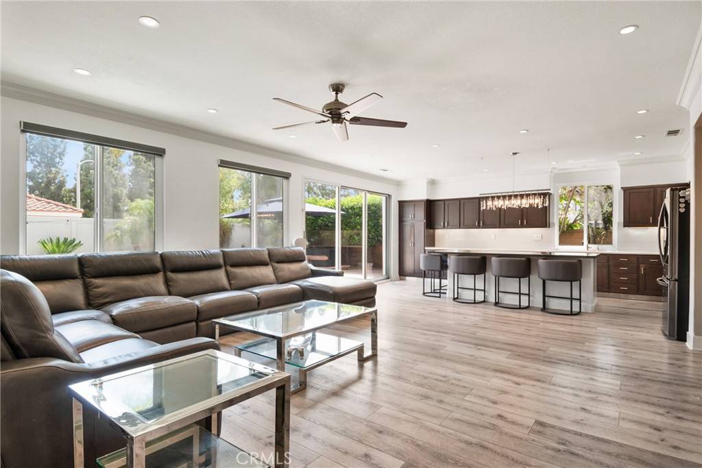 Irvine, CA 92618,15 Medlar