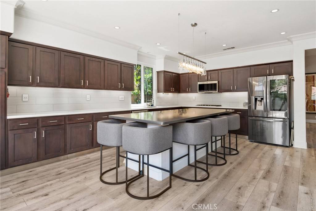 Irvine, CA 92618,15 Medlar