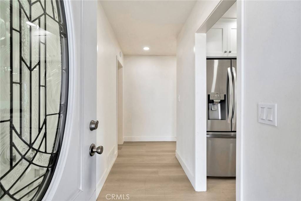 Huntington Beach, CA 92647,17121 Granada LN