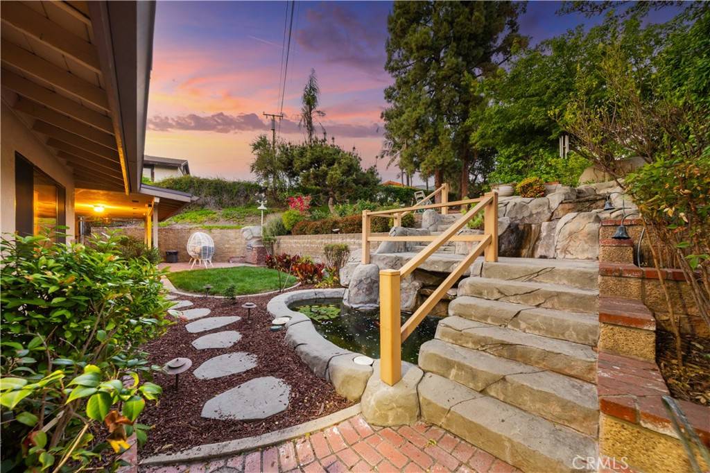 Glendora, CA 91741,202 N Lone Hill AVE