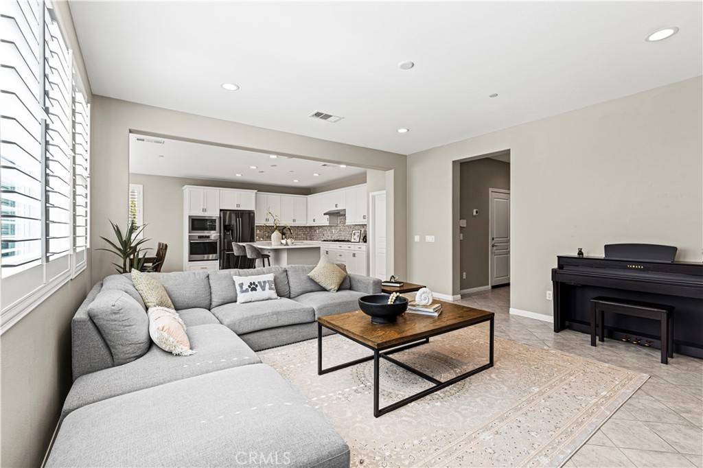 Chino, CA 91708,16087 Apricot Ave