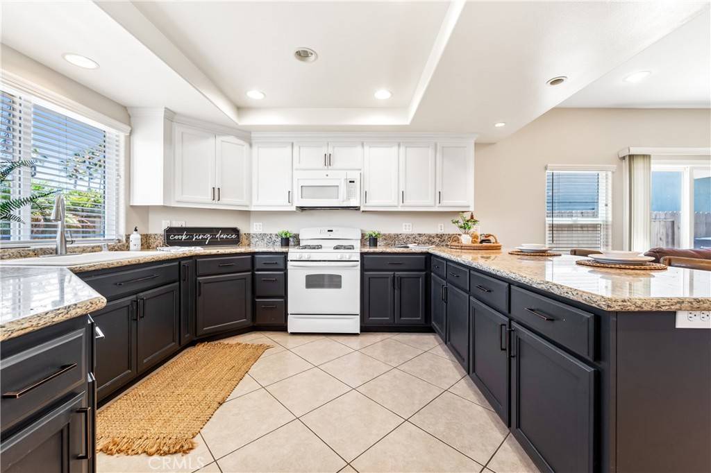 Huntington Beach, CA 92648,18202 Foss LN