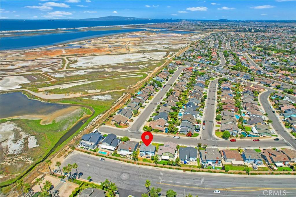 Huntington Beach, CA 92648,18202 Foss LN