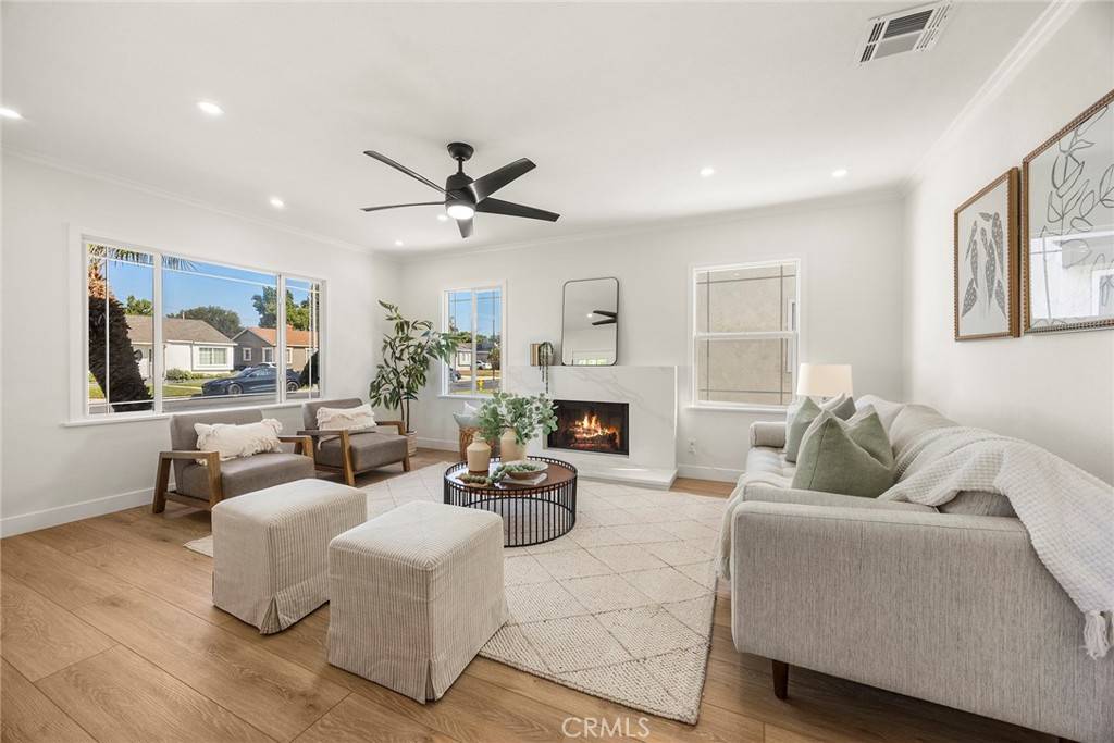 Downey, CA 90242,12306 Julius AVE
