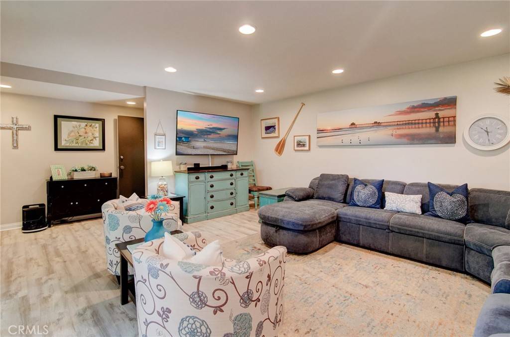 Huntington Beach, CA 92646,8788 Coral Springs CT #206A