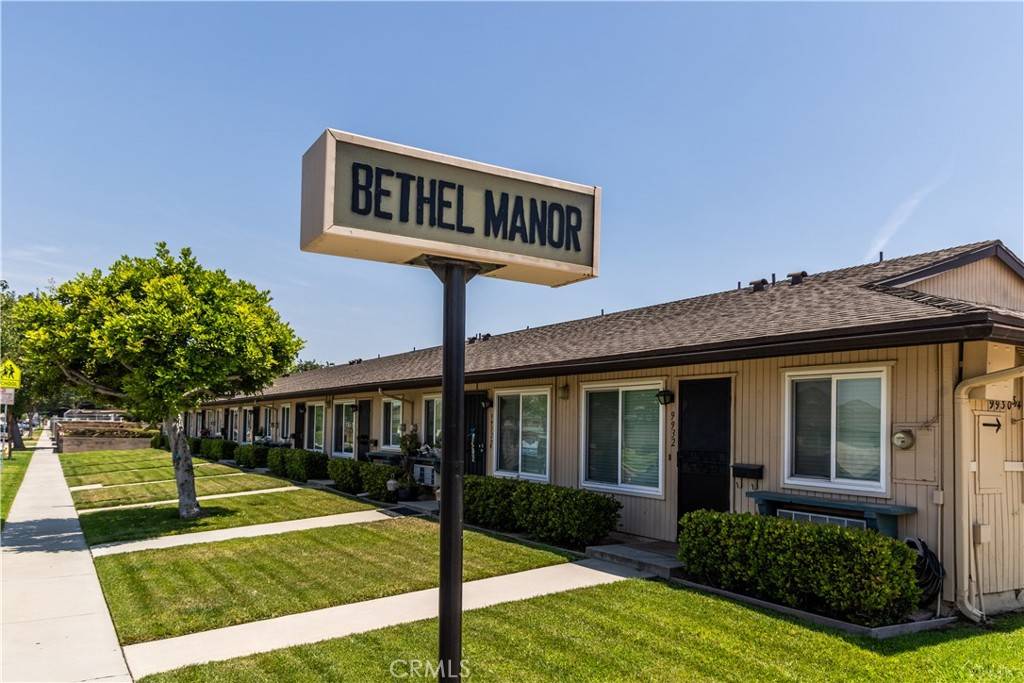 Bellflower, CA 90706,9924 Cedar ST