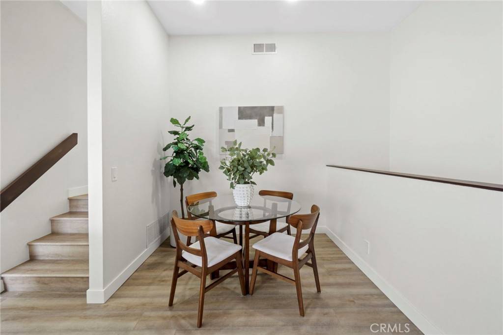 Santa Ana, CA 92704,2900 S Greenville S #H