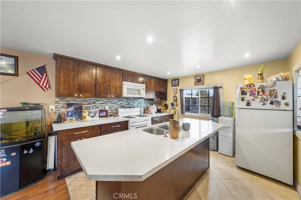 Fontana, CA 92336,17333 Valley BLVD #103