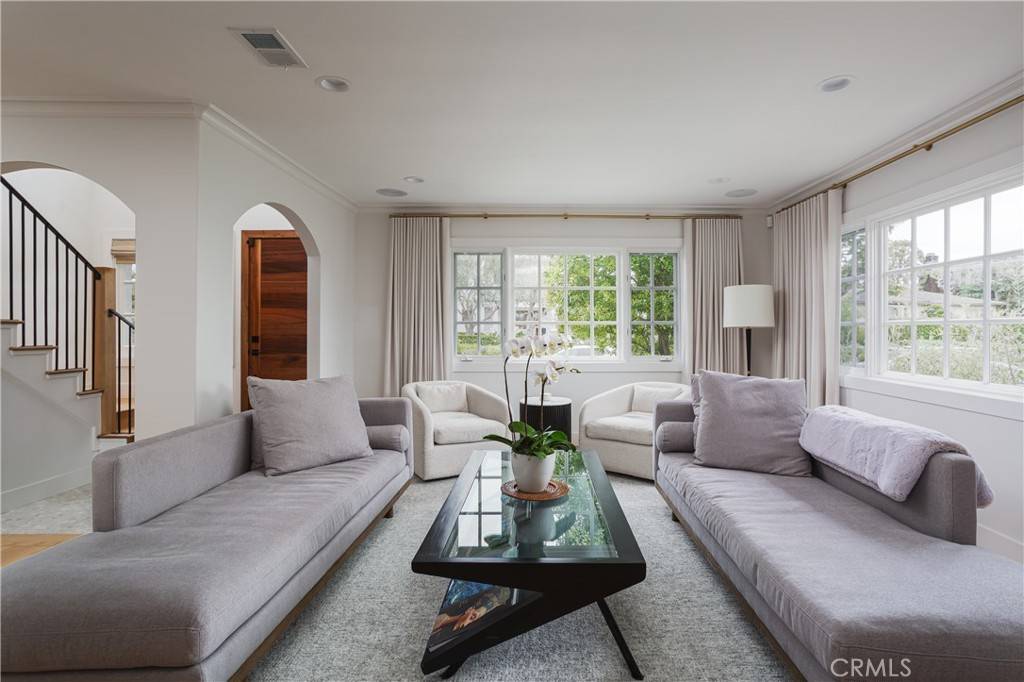 Newport Beach, CA 92663,425 Tustin AVE