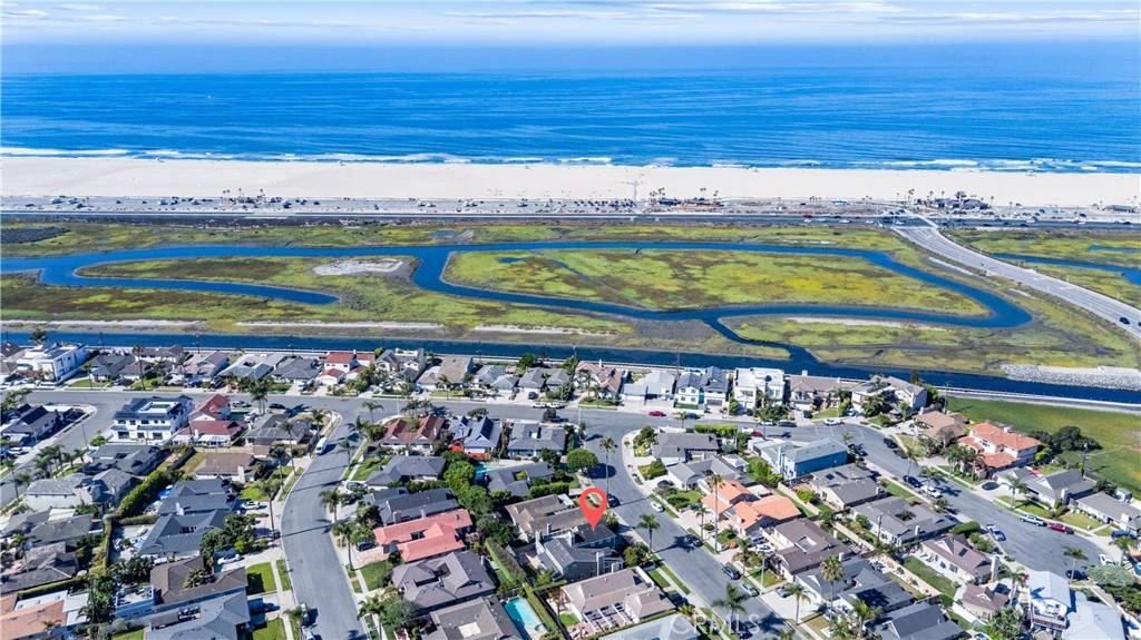 Huntington Beach, CA 92646,22052 Susan LN