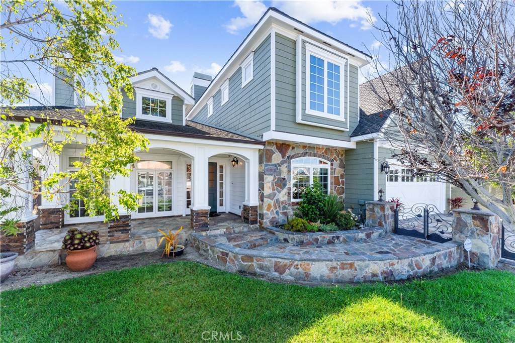 Huntington Beach, CA 92646,22052 Susan LN