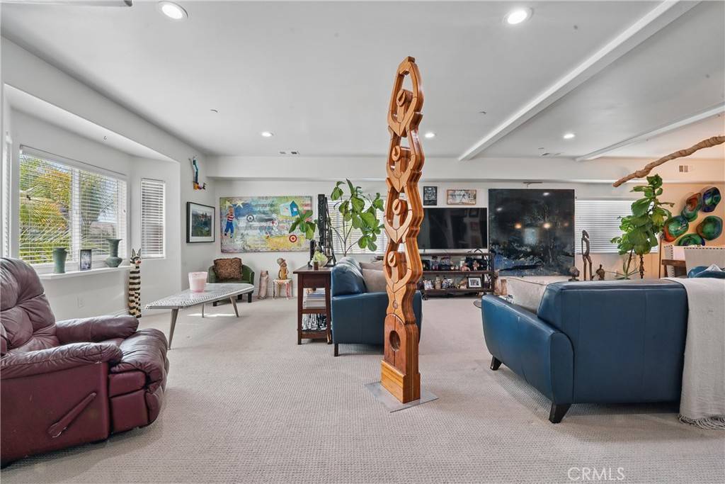 Oceanside, CA 92056,1909 Arroyo AVE