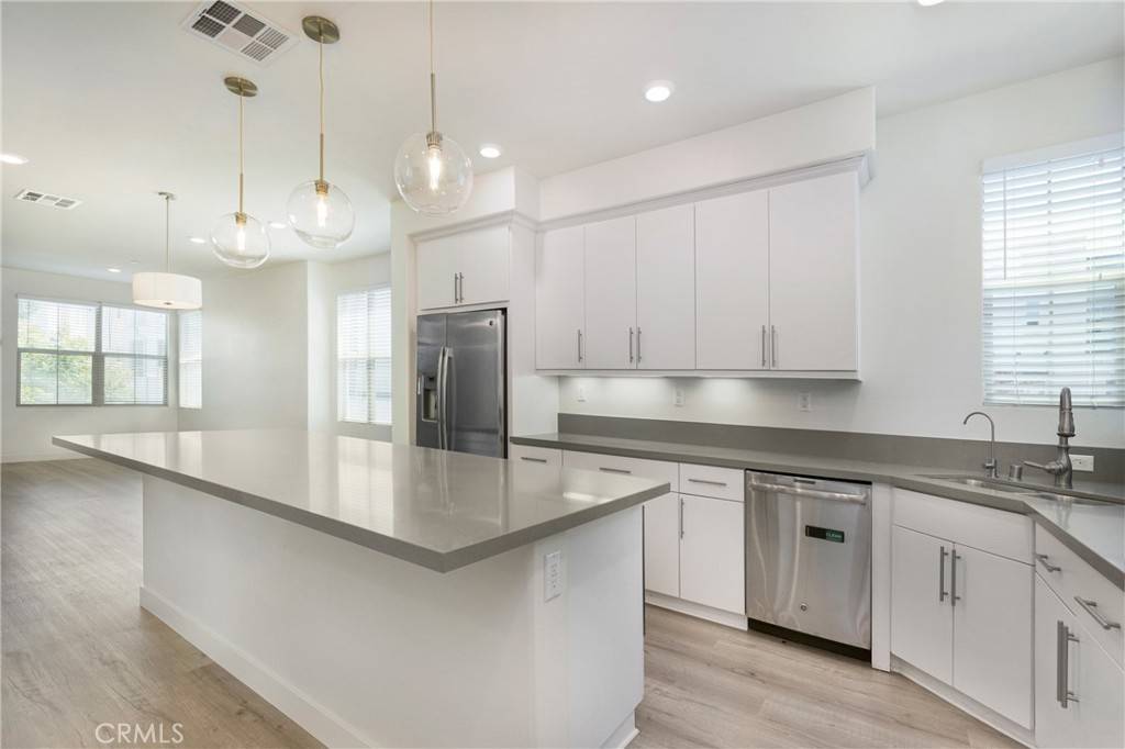 Irvine, CA 92618,148 Acamar