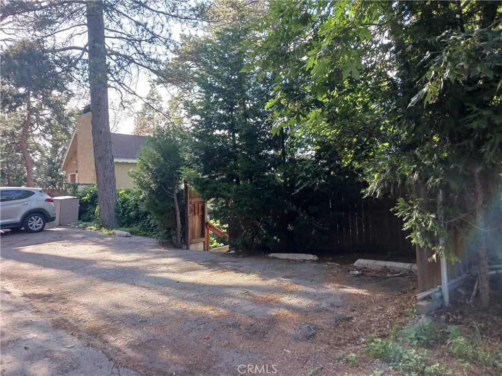Crestline, CA 92325,23304 Crest Forest DR