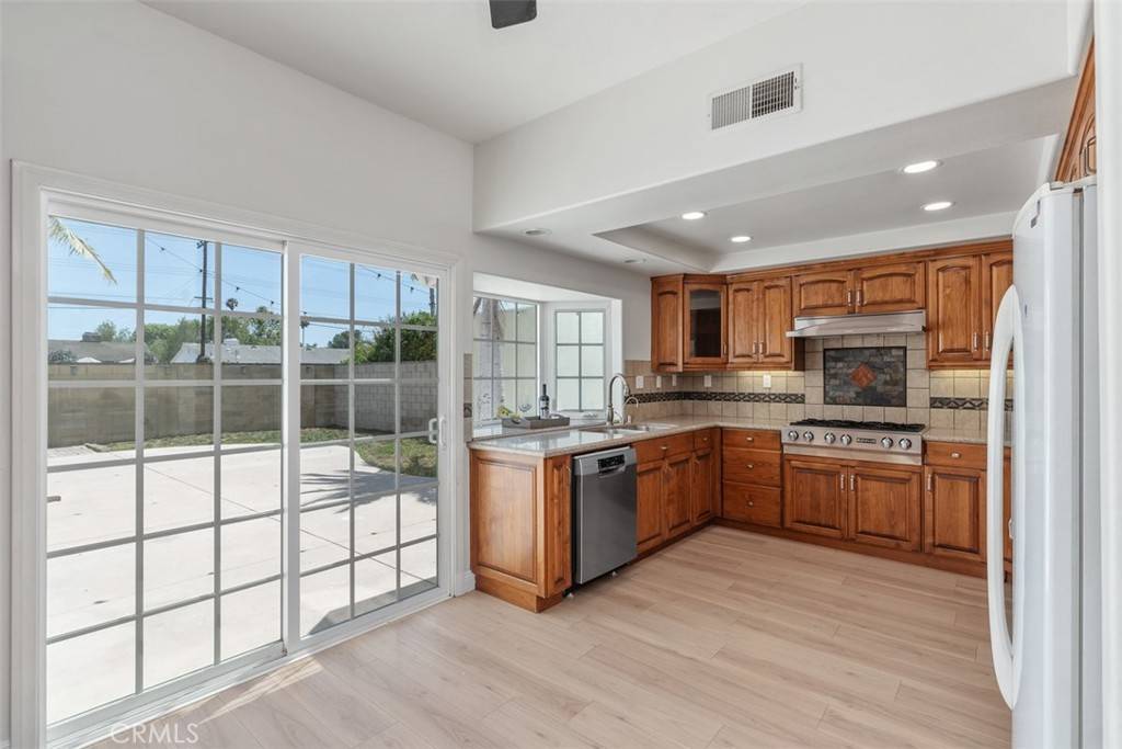 Costa Mesa, CA 92626,1675 New Hampshire DR