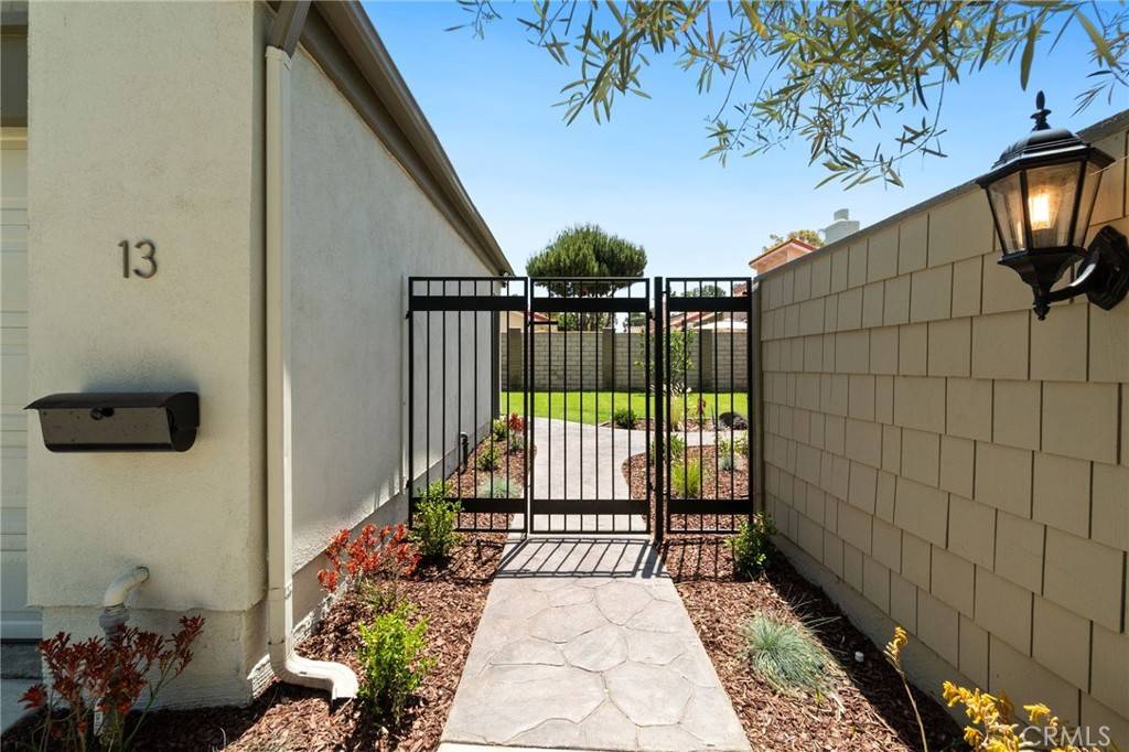 Irvine, CA 92612,13 Aspen Tree LN