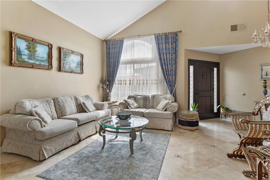 Corona, CA 92882,902 Highland View DR