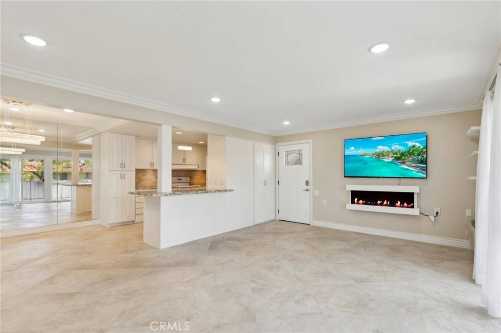 Laguna Woods, CA 92637,879 Via Mendoza #B