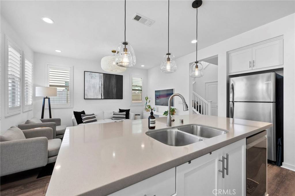 Corona, CA 92883,4171 Powell WAY #105