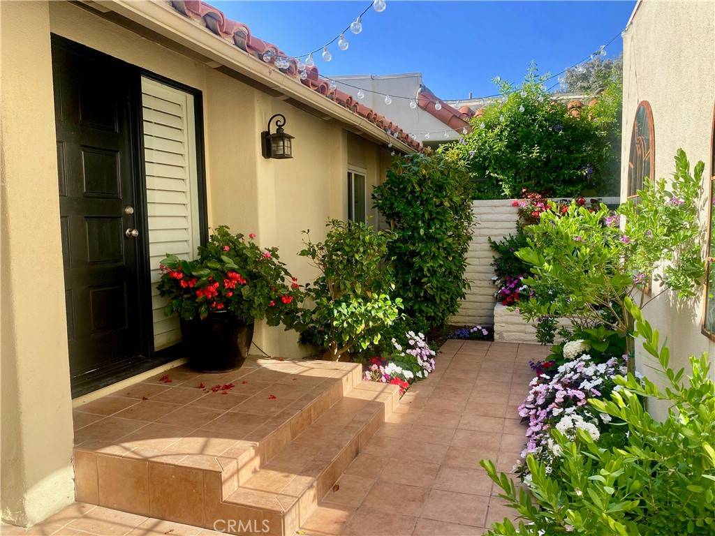 Newport Beach, CA 92660,2211 Vista Hogar