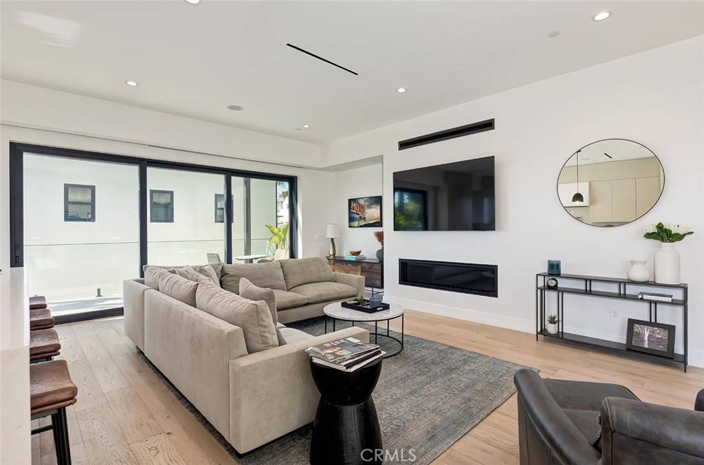 Hermosa Beach, CA 90254,622 1st PL