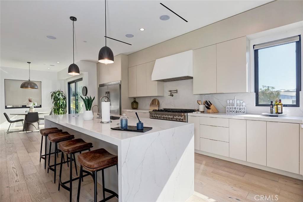 Hermosa Beach, CA 90254,622 1st PL