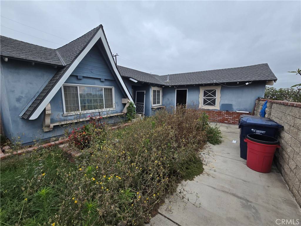 Huntington Beach, CA 92647,8171 Holland DR