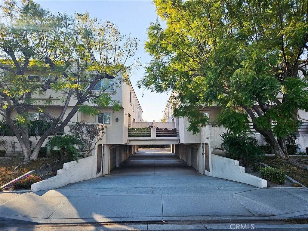 Lakewood, CA 90715,21409 Bloomfield AVE #C