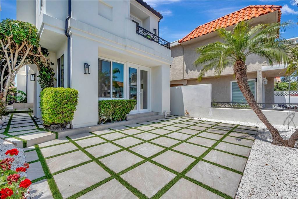 Huntington Beach, CA 92648,311 22nd ST