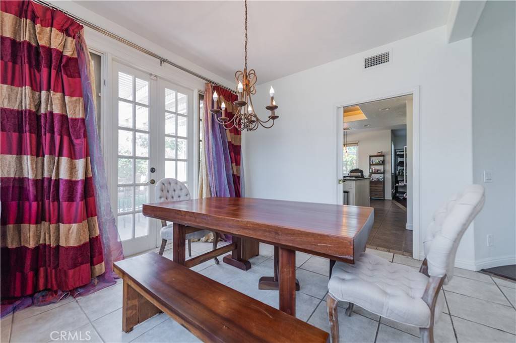 Yorba Linda, CA 92887,28105 Hollyberry LN