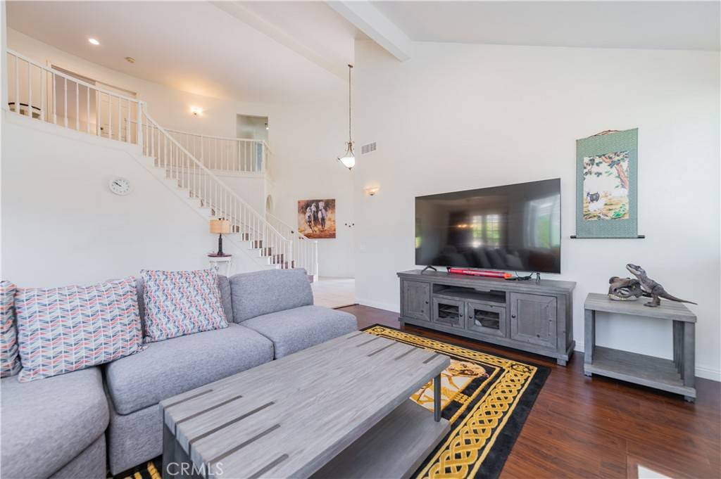 Yorba Linda, CA 92887,28105 Hollyberry LN
