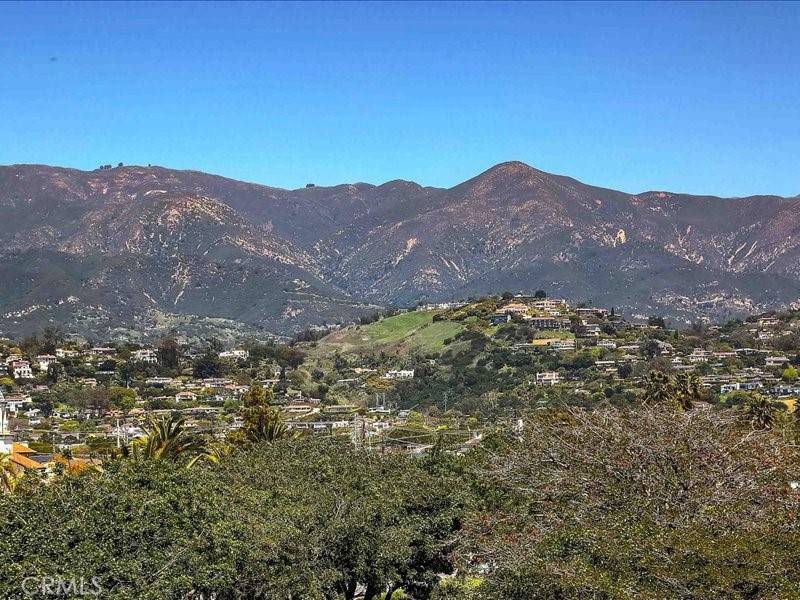 Santa Barbara, CA 93101,220 Santa Barbara ST #B