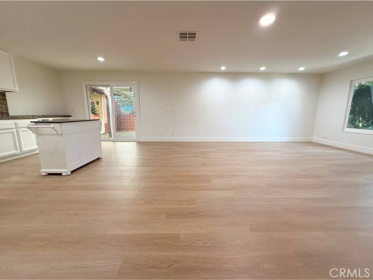 Aliso Viejo, CA 92656,23356 Via San Miguel