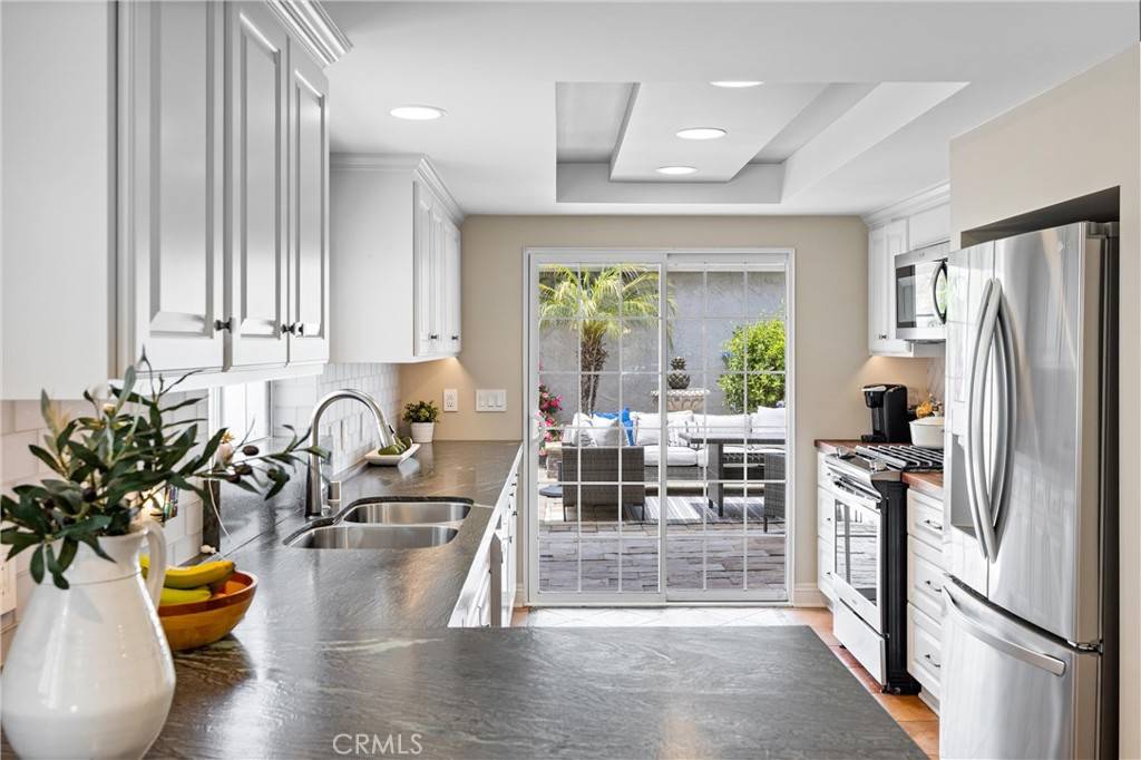 Huntington Beach, CA 92648,419 18th ST