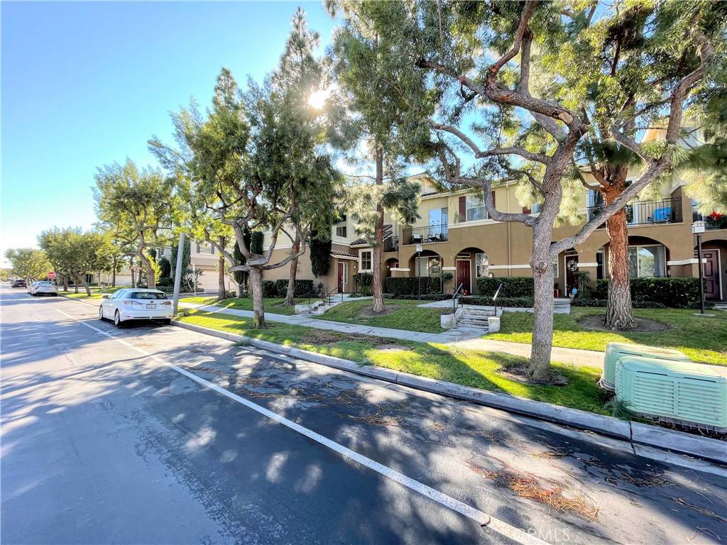 Irvine, CA 92618,3501 Orangewood