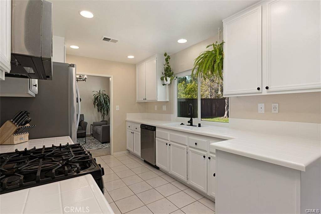 Lake Forest, CA 92610,55 Avignon AVE