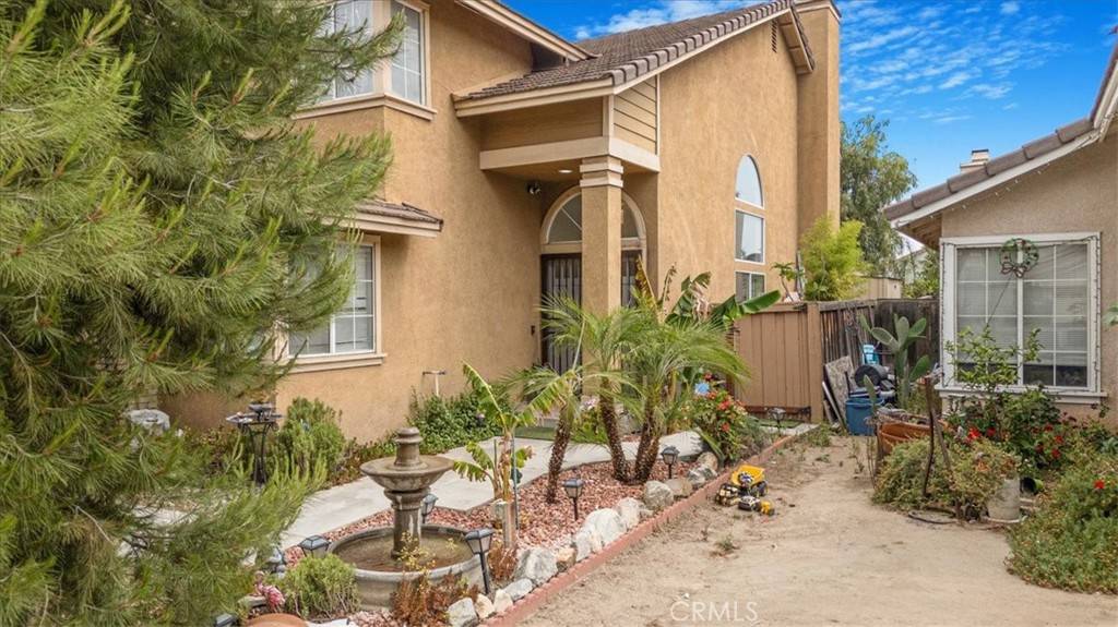 Perris, CA 92571,507 Coudures WAY