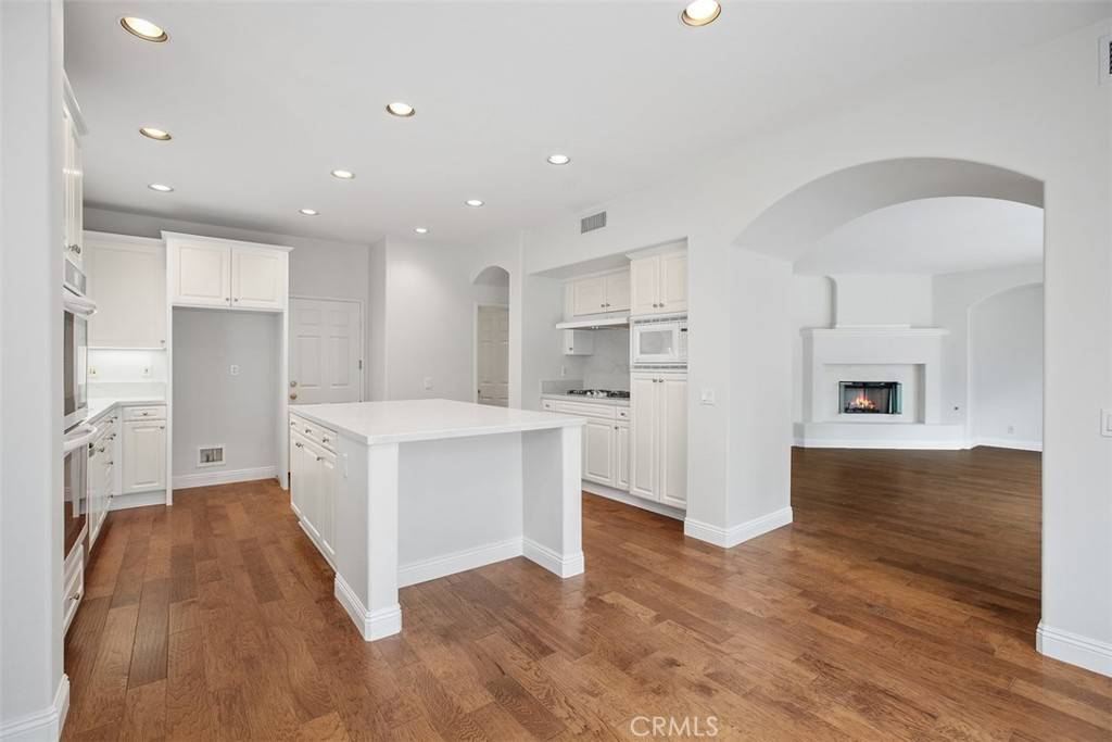 Irvine, CA 92618,23 Highfield