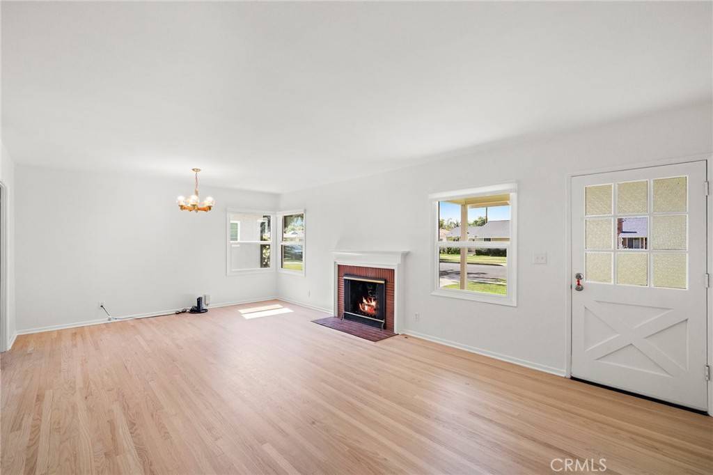 Santa Ana, CA 92701,509 E Camile ST