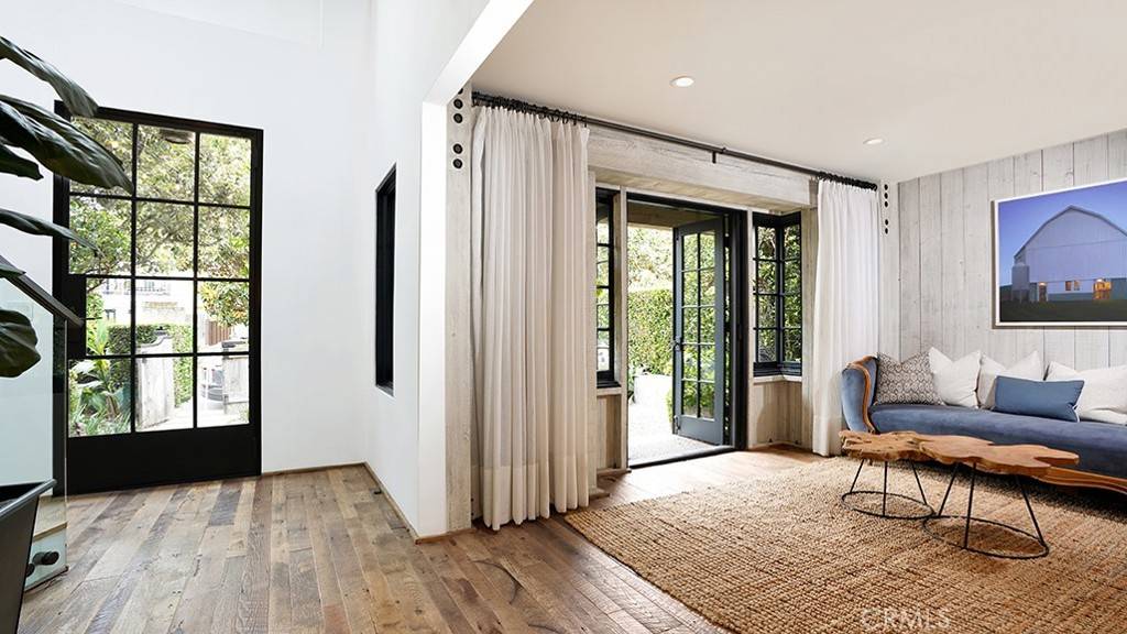 Corona Del Mar, CA 92625,604 Begonia AVE