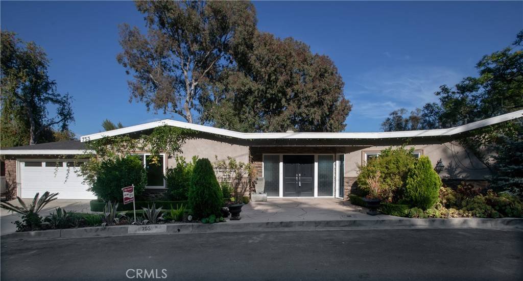 Los Angeles, CA 90049,753 Claymont DR