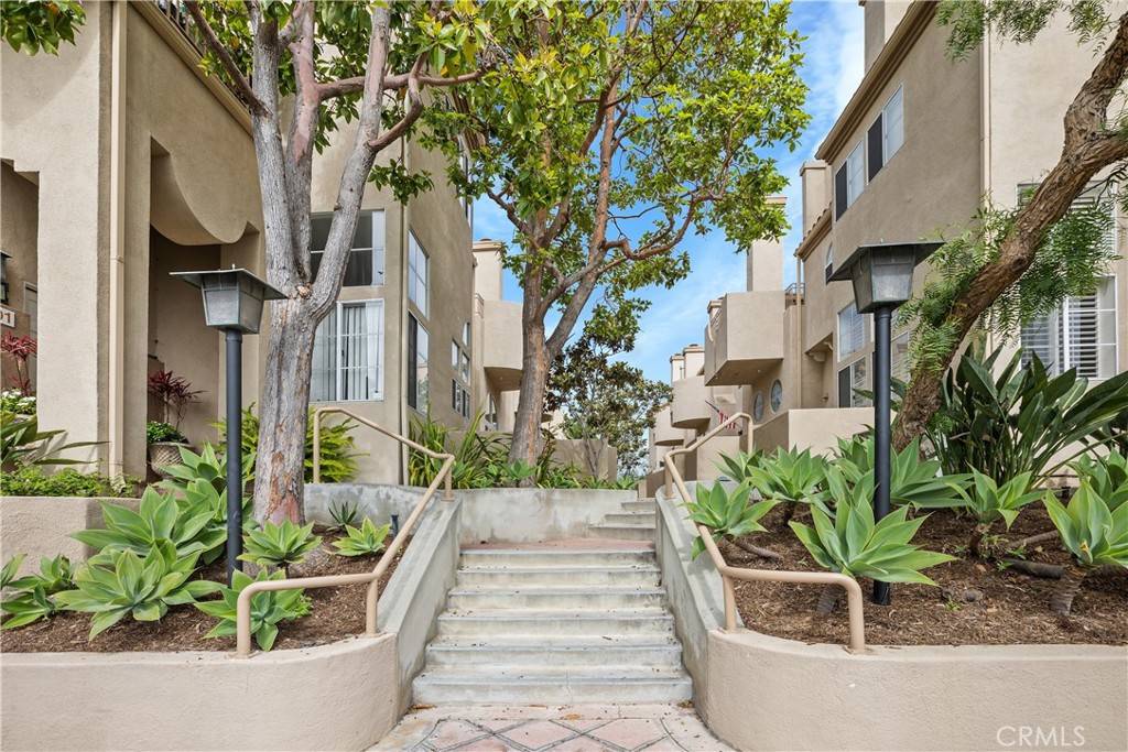 Huntington Beach, CA 92646,8308 Atlanta AVE #101