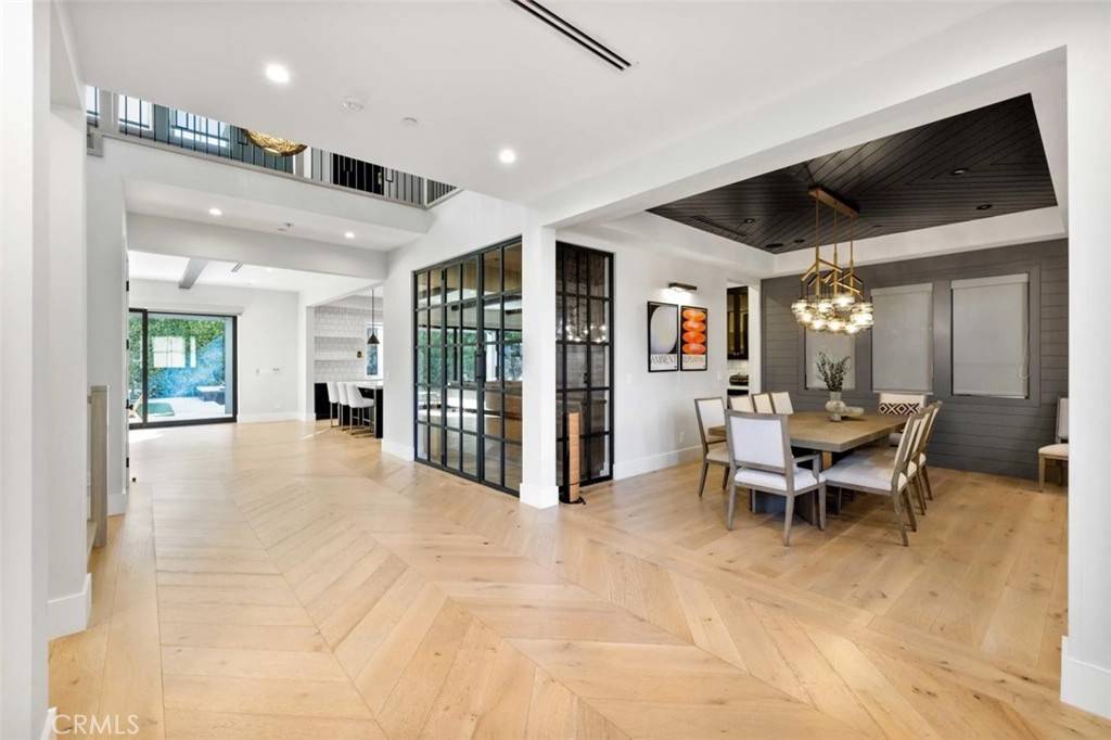 Sherman Oaks, CA 91403,15042 Hartsook ST