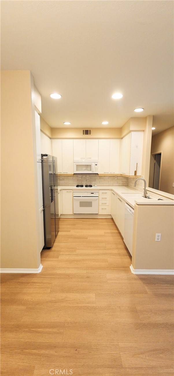 Lake Forest, CA 92679,28504 Lucca CT