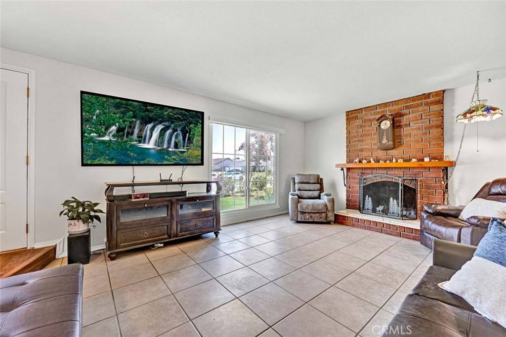 Brea, CA 92821,511 Pepper Tree DR