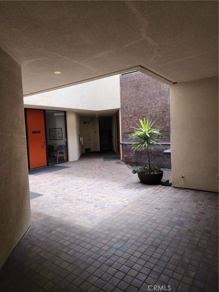 Laguna Hills, CA 92653,25241 Paseo De Alicia #100