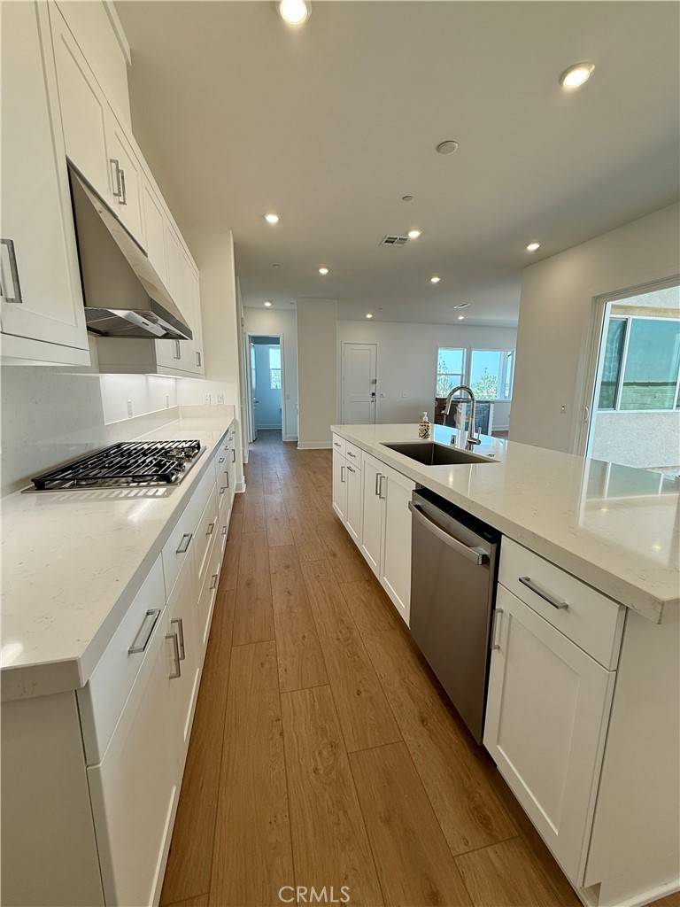 471 flycatcher Irvine, CA 92618