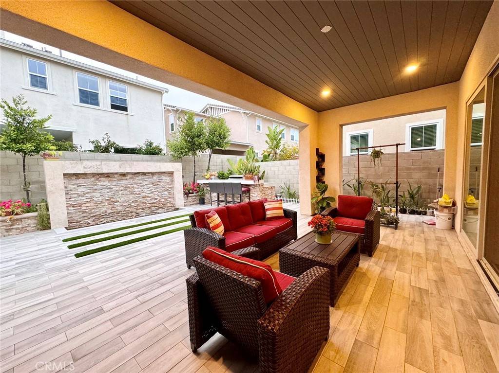 71 Cartwheel Irvine, CA 92618